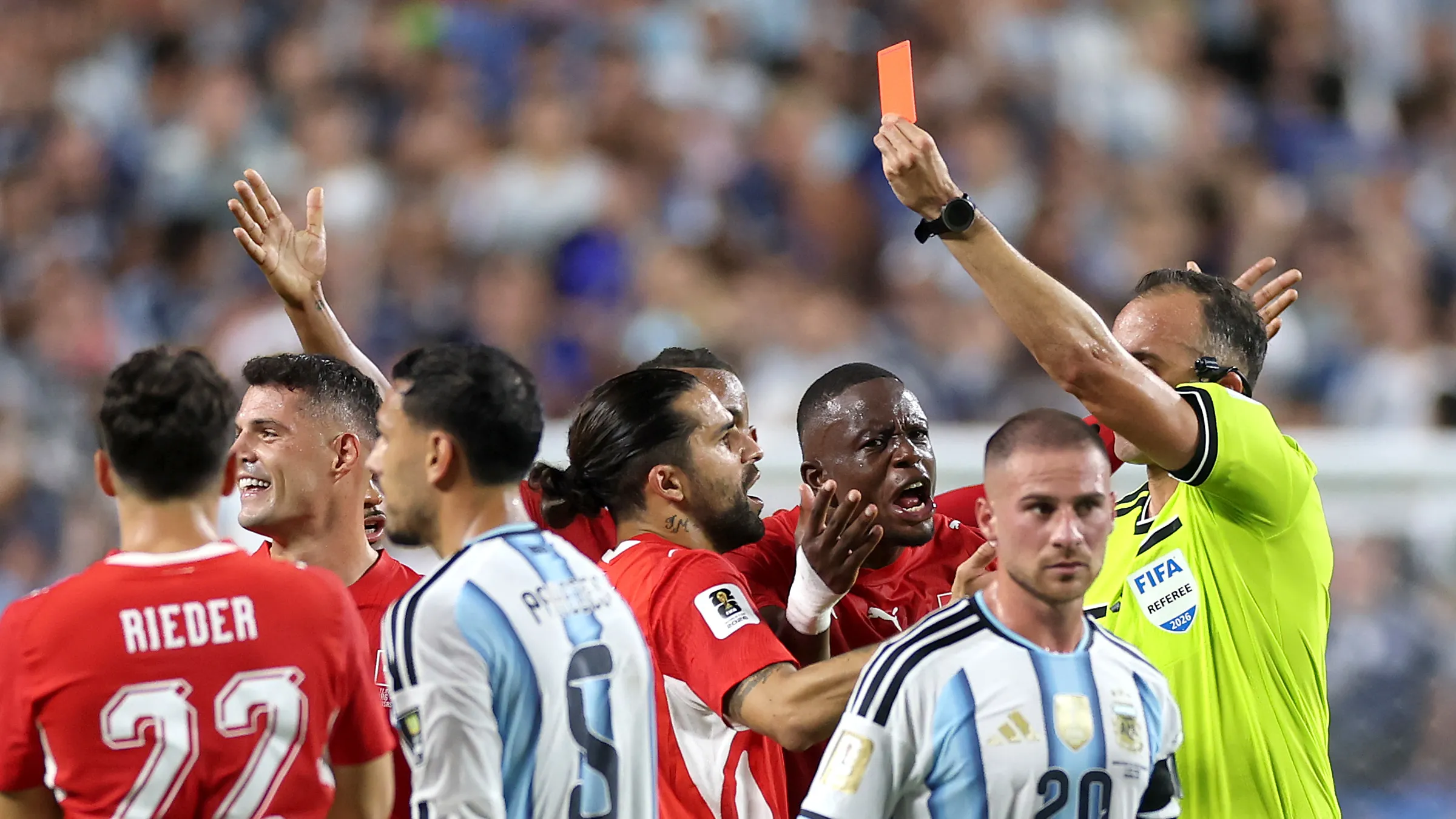 FIFA官方确认：恩博洛红牌正确，IFAB通告被误读