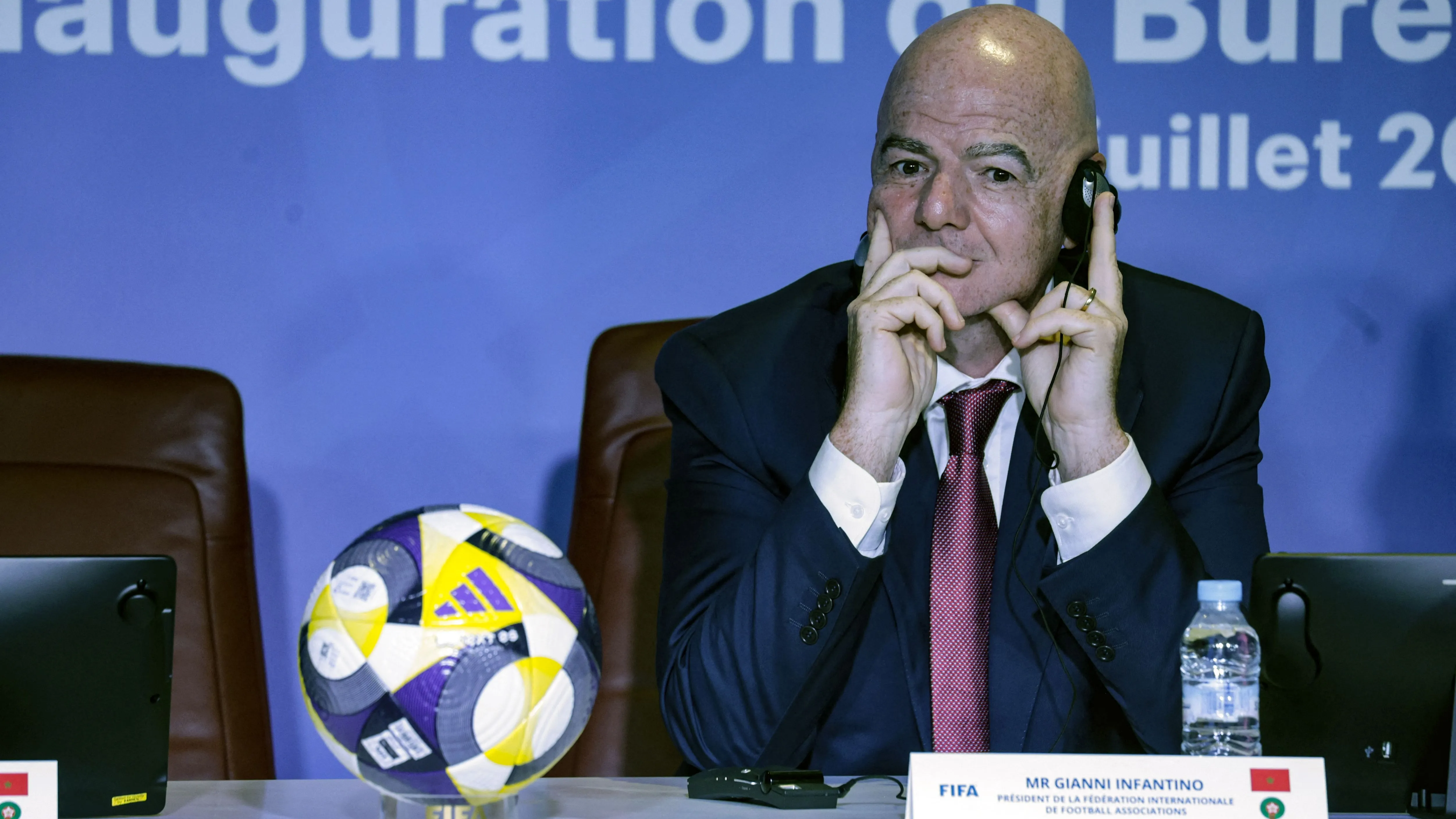压力升级!因凡蒂诺紧急召开会议,FIFA主席之位岌岌可危