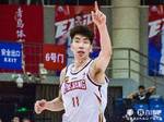 媒体人:埃斯特拉认为余嘉豪违约 连续两场打很久让他们彻底爆发