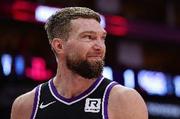 湖、船、勇三选一!王媒:有一只加州球队对交易得到小萨感兴趣!