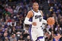 威少解锁至少25000分10000助攻 NBA历史控卫首人！
