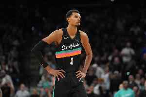 本赛季至今满勤！文班亚马因左小腿紧张 明日对阵国王出战成疑