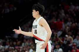 媒体人：杨瀚森最后2记三分弥足珍贵 是他未来关键时刻上场的基础