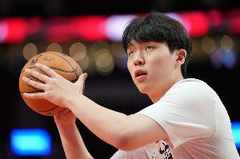 媒体人：杨瀚森可以再放开一点 不要保留体能&模仿NBA比赛模式