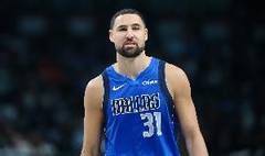 百步穿杨！克莱追身三分命中 独行侠轰出11-1打停尼克斯