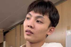 徐杰社媒晒治疗视频：中医还是厉害啊?? 神奇！
