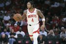 队记：火箭已将JD·戴维森下放至毒蛇队 明天赛后很可能就被召回