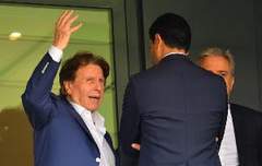 每体:欧冠赛前,拉波尔塔和弗里克与莱万经纪人扎哈维进行了会面