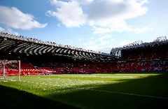 邮报:曼联球迷严重不满球场外排队问题,俱乐部称票务系统没问题