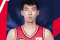 媒体人：徐昕表现超出预期 米切尔很会用他 这赛季要打出来了