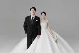 超级甜蜜?高准翼更新社媒，晒出和妻子的婚纱照
