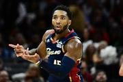 不在状态！多诺万·米切尔半场9投仅3中拿到9分4助 三分5中1