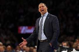 JR:泰伦·卢在执教骑士期间非常出色 他始终能与球员打成一片