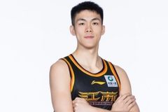 场均22.8分！媒体人：庞峥麟不是刷数据 他的命中率奇高 进攻犀利