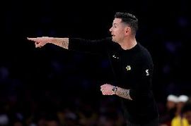 雷迪克谈失利：拼劲与执行力都不够 从比赛开始我们就彻底垮了