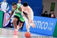 全面发挥！探花庞峥麟半场16分钟 4中2拿到7分4板6助