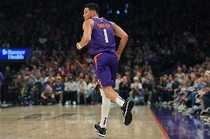 绝命三分绝杀联盟第一！布克11中5得到24分6板9助 罚球15中13