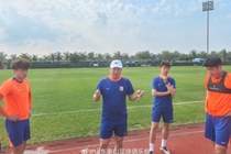 山东泰山与大连英博进行了一场热身赛，山东泰山1-2不敌大连英博
