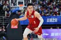 状态不俗！陈盈骏半场9中5拿到14分2板2助1断