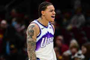进步巨大！基昂特·乔治半场16中9&三分7中4 轰下25分2助2断