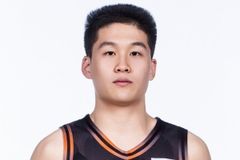 18岁小将！媒体人：王证替补不到4分钟砍11分 确实让人很惊艳