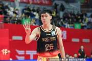 易立：庞峥麟用自己的行动证明 自己在国家队也可以有一席之地