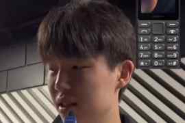 开拓者全队谈自己的第一部手机 杨瀚森和阿夫迪亚的是诺基亚