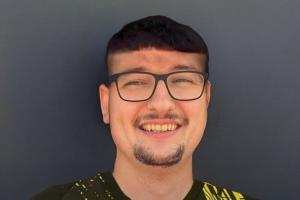 我先帮你剃了！多特喜提联赛五连胜，官方玩梗晒蓄发哥剃头后照片