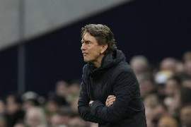 记者：热刺的情况不应全归咎于弗兰克，接下来能否选对人是个问题