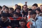 佩德罗·阿尔瓦罗晒泰山球迷欢迎照：期待新篇章