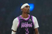 齐哑火！半场麦克丹尼尔斯和迪文岑佐合计10投0中 一分未得