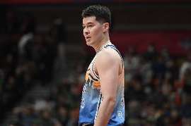 没存在感！阿不都沙拉木出场19分钟 6中2拿到7分4板