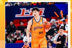 出战两场&场均22分13.5板1.5助 CBA官方:王哲林当选周最佳球员