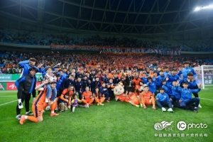 奇妙的夜晚！我们胜利啦！！！?⚽️⚽️⚽️
