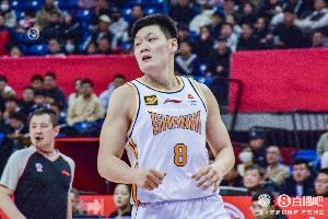 媒体人:山西这场一半时间像罚球训练 一半时间像裁判内斗和UFC