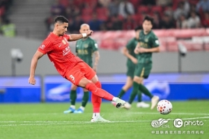 上海海港队2-2战平浙江俱乐部绿城队,下轮将做客对阵成都蓉城