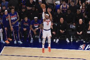 阿伦:哈特毕竟是NBA球员&命中三分很正常 我们要继续相信教练