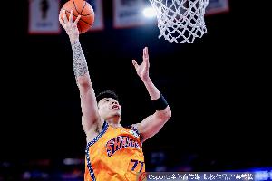 媒体人:张镇麟是当仁不让国产第一小前锋 希望把状态带到国家队