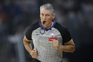 福斯特大概率出战G7？?NBA裁判用人习惯：托尼兄弟铁定无了