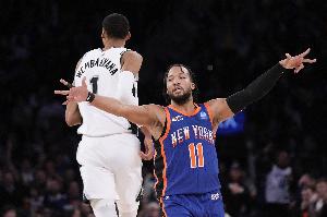 迈克·布朗:NBA杯对阵马刺的经验让我们学会了在压力下保持专注