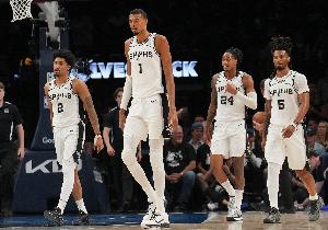 ESPN专家团预测总决赛:13名专家中有10人都看好马刺夺冠