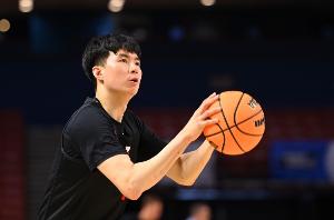 第三次参加!官方:李贤重将代表马刺参加2026年拉斯维加斯夏联