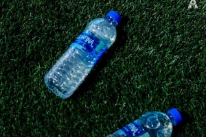 TA:世界杯禁止携带水瓶入场引发争议,被质疑纯粹是为了捞钱