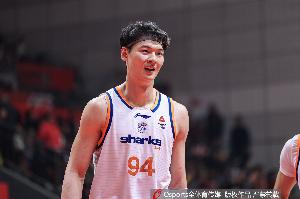 媒体人:32岁老将王哲林展现无与伦比求胜欲 这个冠军是他应得的