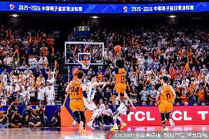 媒体人:古德温总决赛进攻组织串联一把抓 防守端也不遗余力
