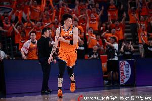 张镇麟专访:想建立上海王朝 辽沪球迷都一样都是拼了命想保护我