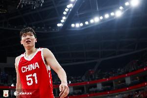 媒体人:球迷期待杨瀚森能“虐杀” 他需要调整自己&适应国家队