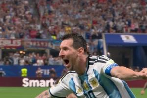 自我救赎！梅西破门后狂奔庆祝，连续两个“大跳”跃起挥拳！